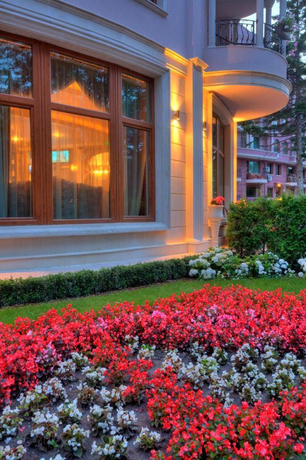 سينتس قسطنطين وهيلينا Purple Star Apartments المظهر الخارجي الصورة